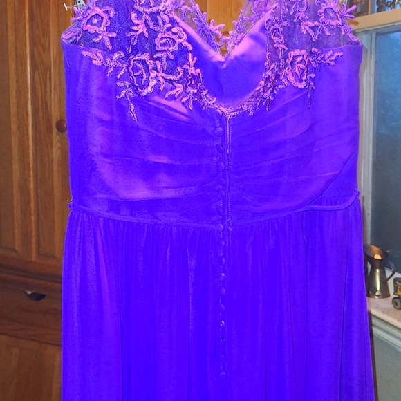 Alfred angelo - Picture 2 of 4